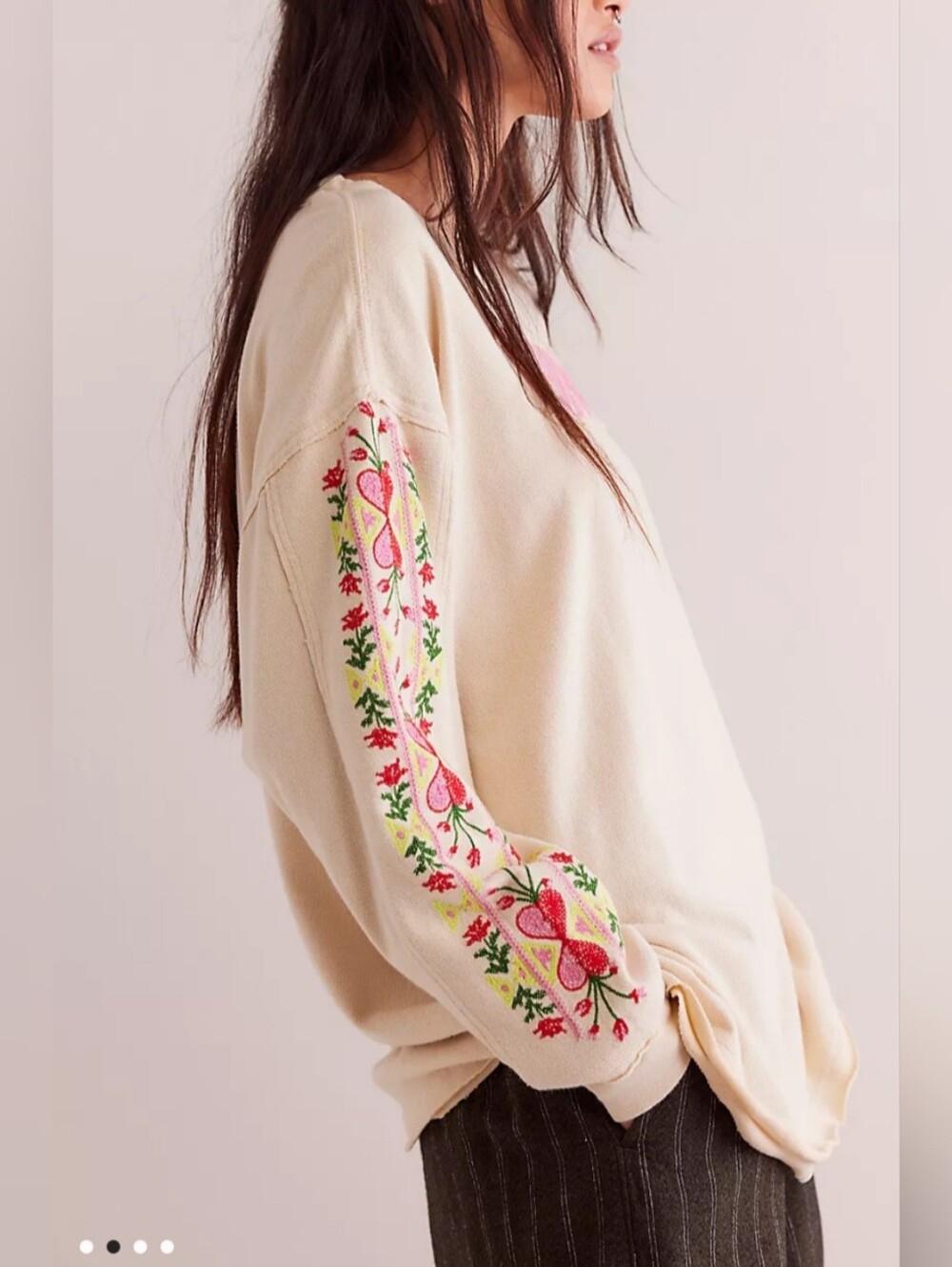 We The Free All My Heart Cream Sweatshirt Pink Bear&Floral Sleeve Embroidery XL - Picture 9 of 16